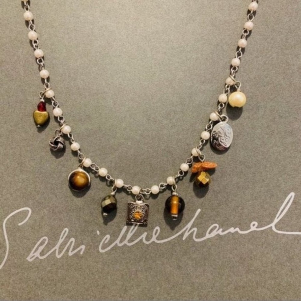 Vintage | Necklace | Limited Charm Faux Pearl Necklace - Picture 4 of 11